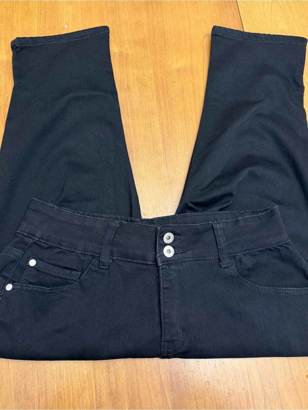 Sandpiper Black Stretch Denim Capri Pants 18 | Y2K Revival Streetwear Edgy Rock - Picture 4 of 9
